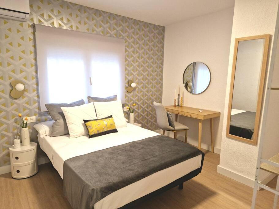 Апартаменты Apartamento Plaza Cervantes Хаэн Экстерьер фото